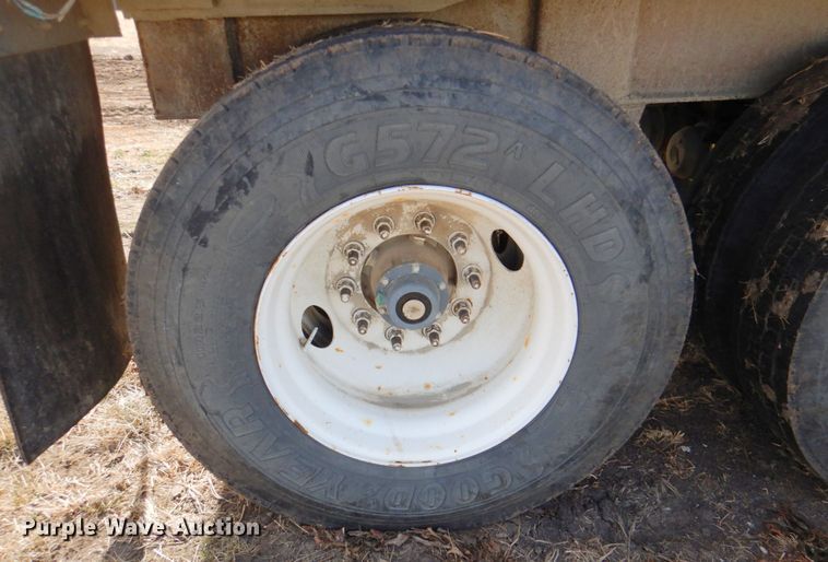 image for item DN1320 1998 Mate Inc.  end dump trailer