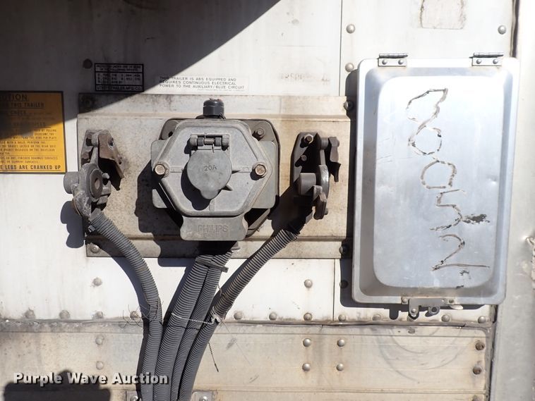 image for item DN2439 2009 Utility VS2RA  refrigerated van trailer