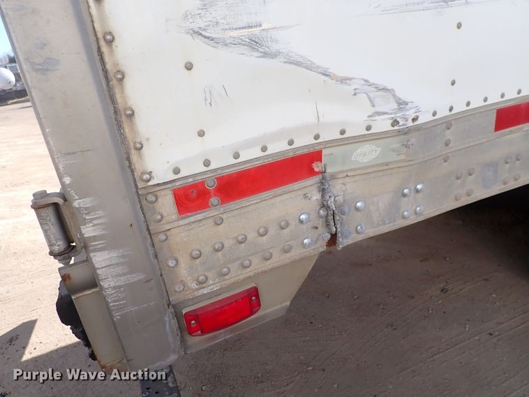 image for item DN2439 2009 Utility VS2RA  refrigerated van trailer