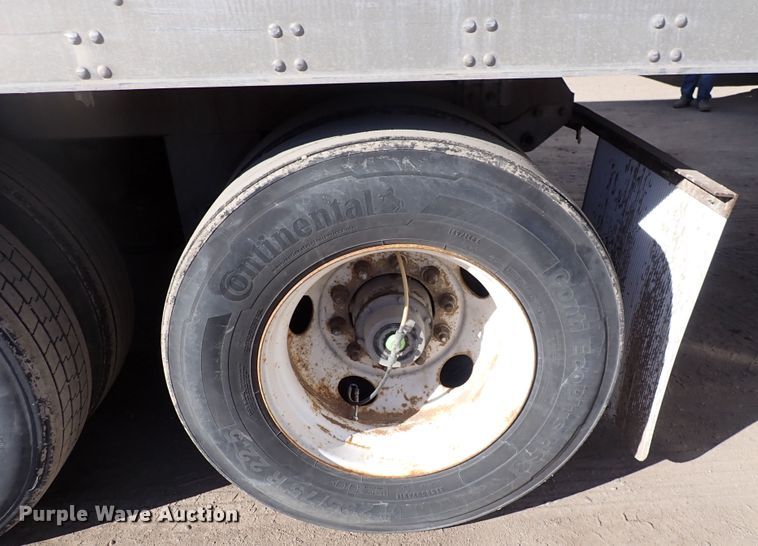 image for item DN2439 2009 Utility VS2RA  refrigerated van trailer