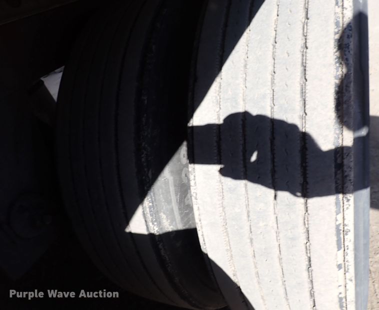 image for item DN2439 2009 Utility VS2RA  refrigerated van trailer