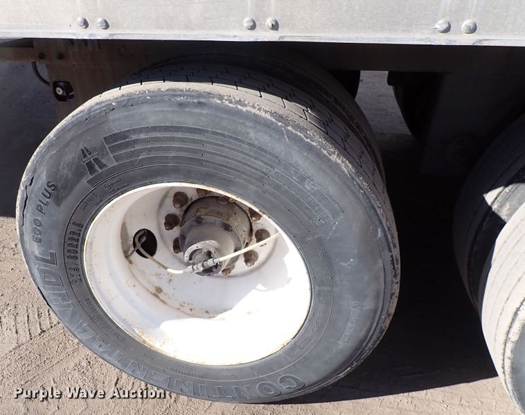 image for item DN2439 2009 Utility VS2RA  refrigerated van trailer