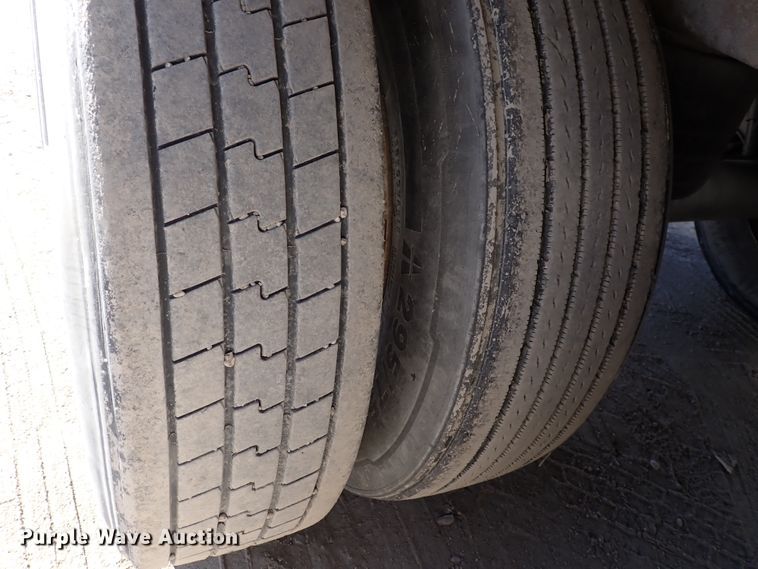 image for item DN2439 2009 Utility VS2RA  refrigerated van trailer