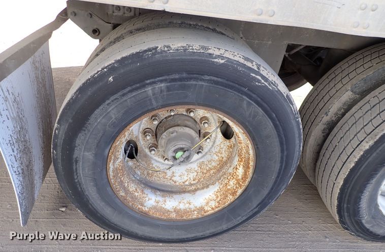 image for item DN2439 2009 Utility VS2RA  refrigerated van trailer