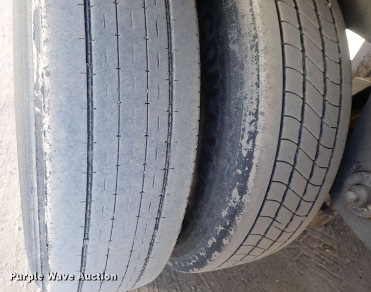 image for item DN2439 2009 Utility VS2RA  refrigerated van trailer