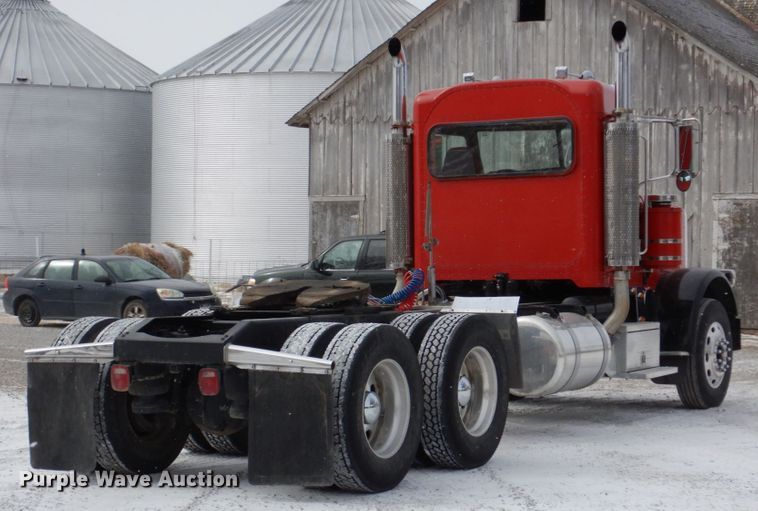image for item DN7257 2009 Peterbilt 388  semi truck