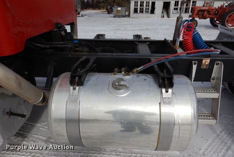 image for item DN7257 2009 Peterbilt 388  semi truck