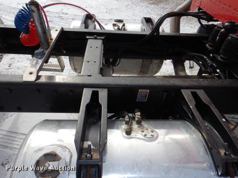 image for item DN7257 2009 Peterbilt 388  semi truck