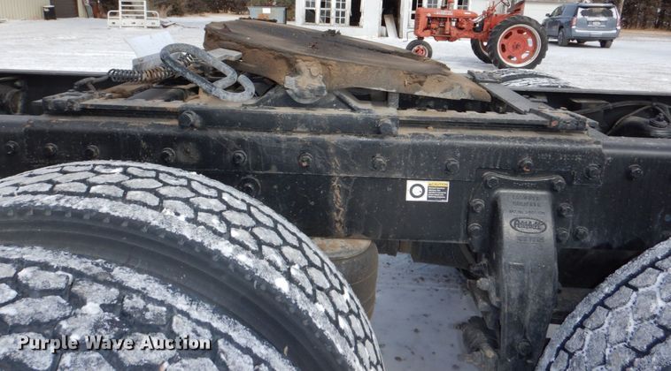 image for item DN7257 2009 Peterbilt 388  semi truck