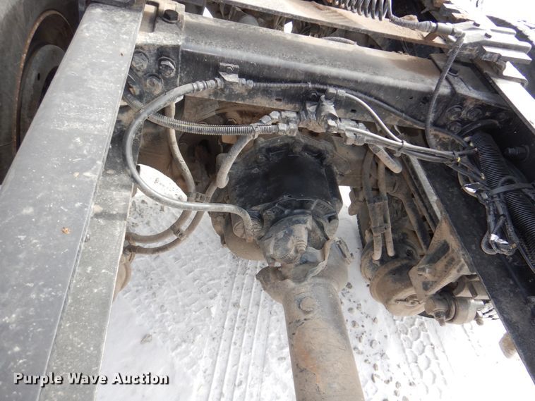 image for item DN7257 2009 Peterbilt 388  semi truck