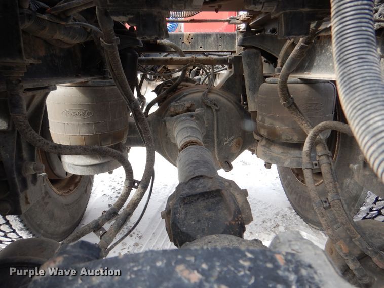 image for item DN7257 2009 Peterbilt 388  semi truck