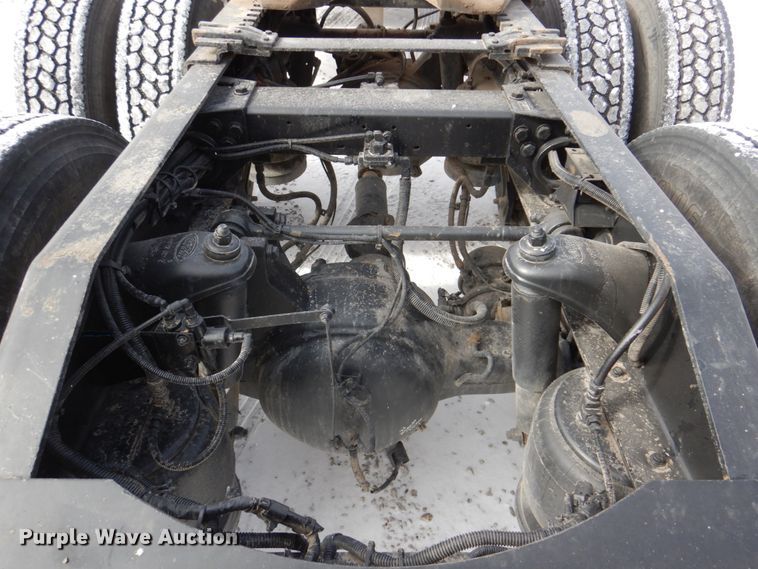 image for item DN7257 2009 Peterbilt 388  semi truck