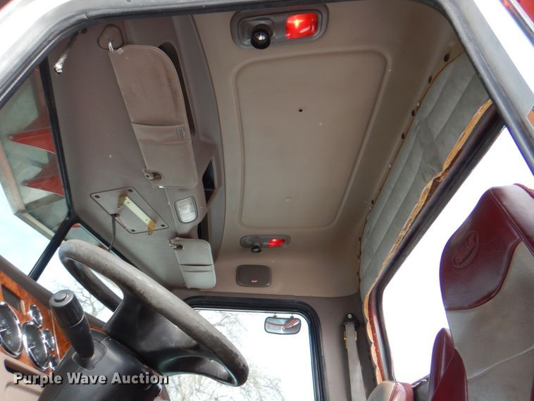 image for item DN7257 2009 Peterbilt 388  semi truck