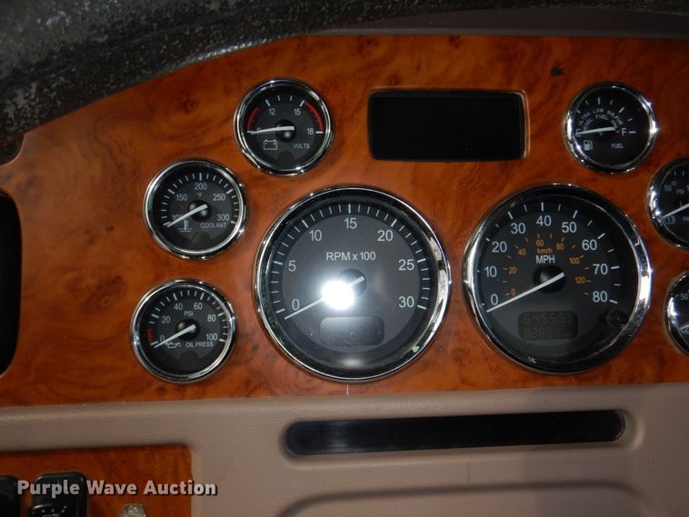 image for item DN7257 2009 Peterbilt 388  semi truck