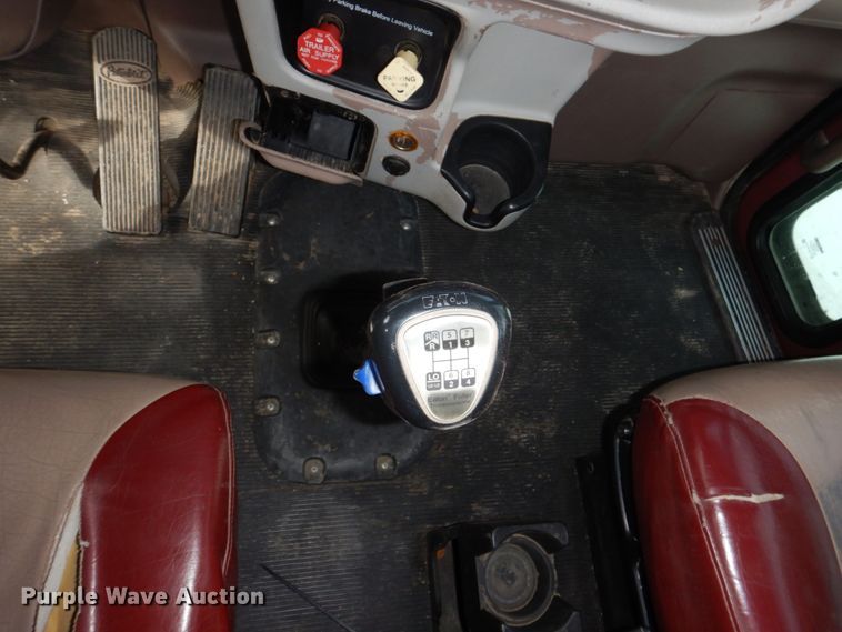 image for item DN7257 2009 Peterbilt 388  semi truck