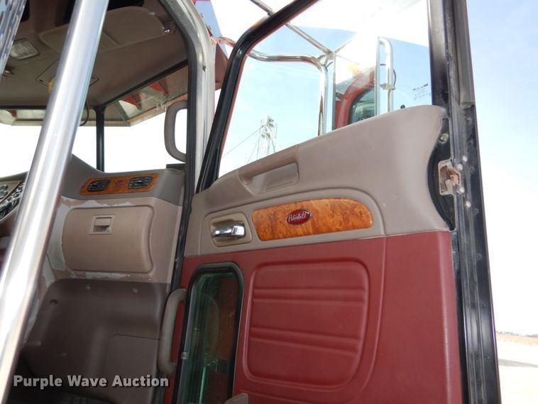 image for item DN7257 2009 Peterbilt 388  semi truck