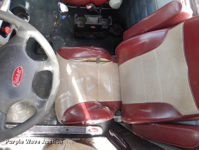 image for item DN7257 2009 Peterbilt 388  semi truck