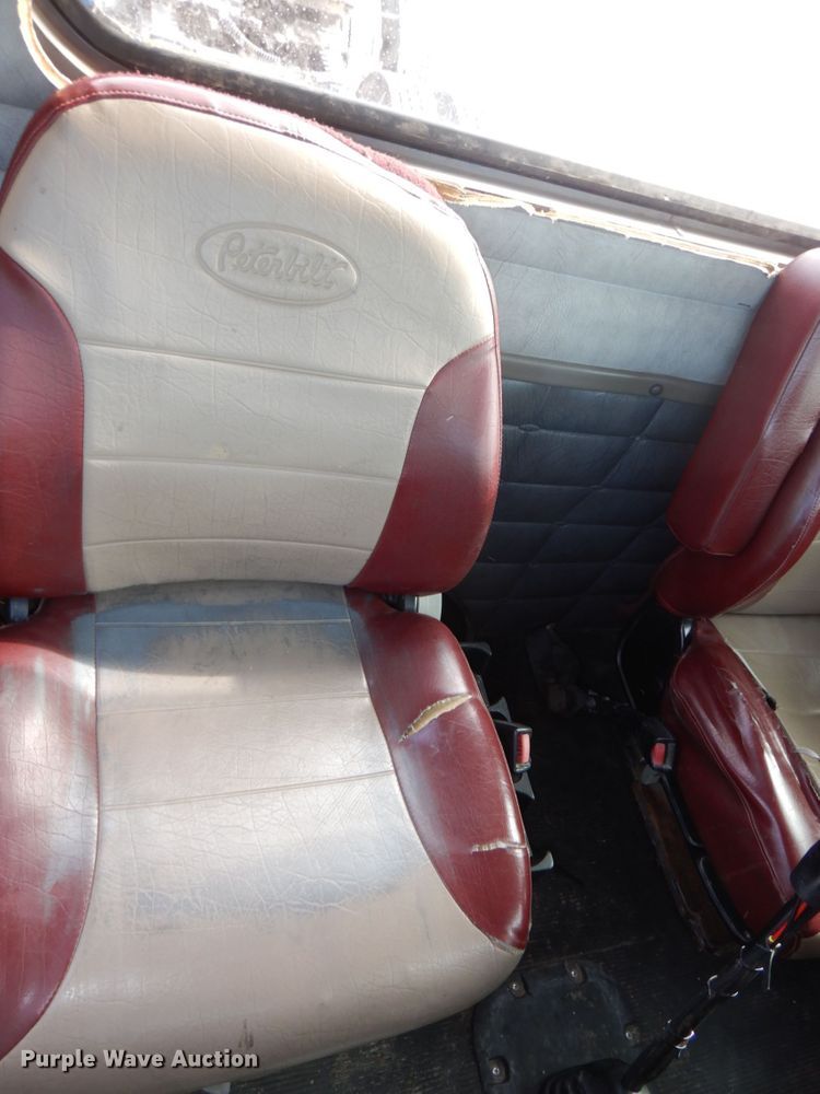 image for item DN7257 2009 Peterbilt 388  semi truck