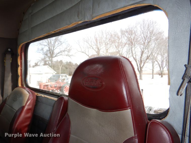 image for item DN7257 2009 Peterbilt 388  semi truck