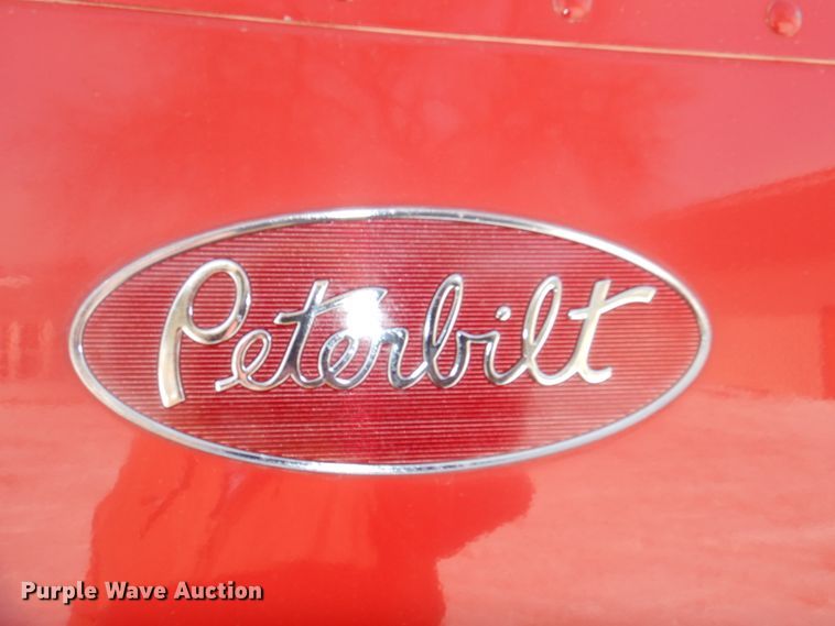 image for item DN7257 2009 Peterbilt 388  semi truck