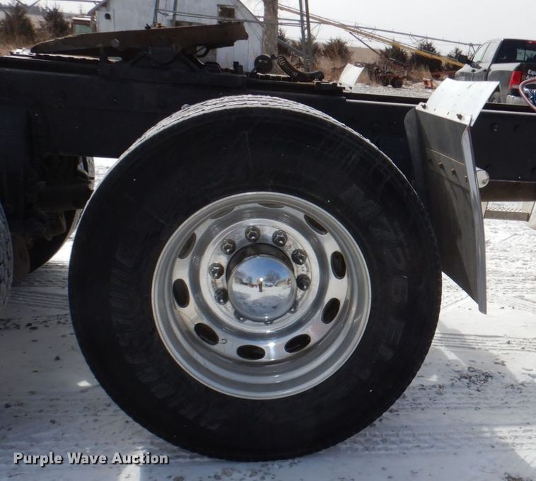 image for item DN7257 2009 Peterbilt 388  semi truck