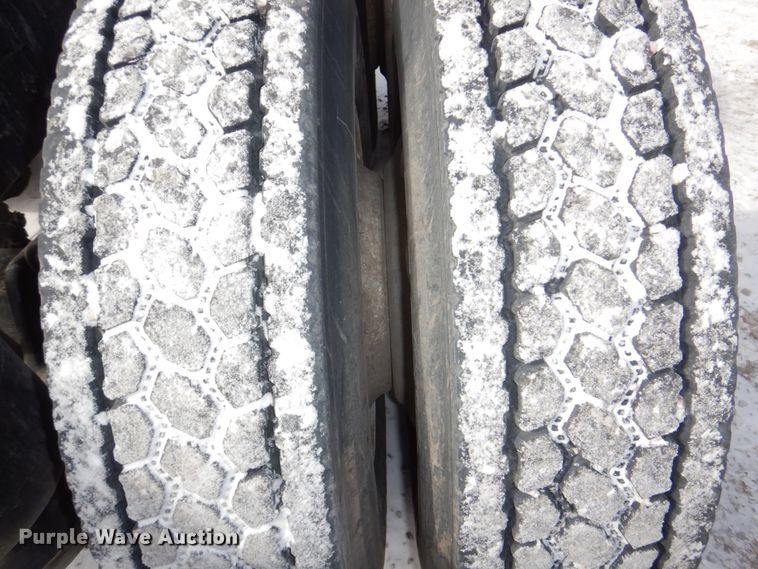 image for item DN7257 2009 Peterbilt 388  semi truck