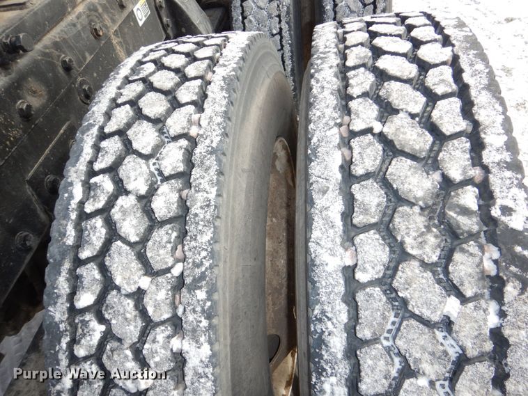 image for item DN7257 2009 Peterbilt 388  semi truck