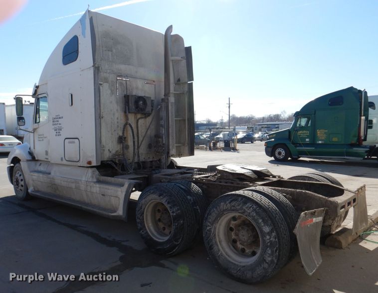 image for item DN7262 2007 Freightliner Columbia 120  semi truck