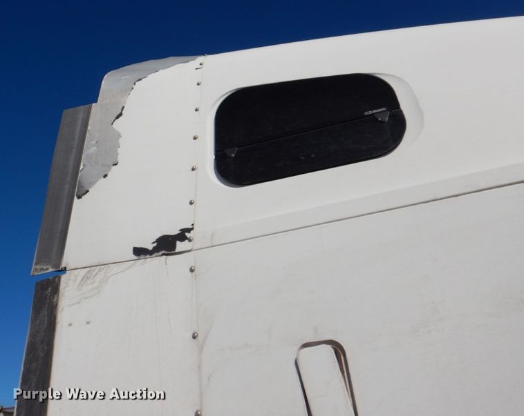 image for item DN7262 2007 Freightliner Columbia 120  semi truck