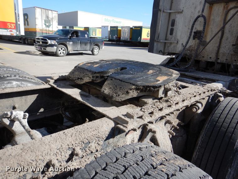 image for item DN7262 2007 Freightliner Columbia 120  semi truck