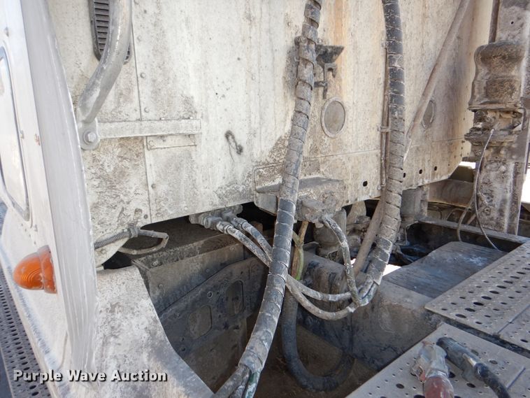 image for item DN7262 2007 Freightliner Columbia 120  semi truck