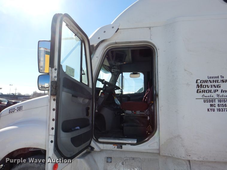 image for item DN7262 2007 Freightliner Columbia 120  semi truck