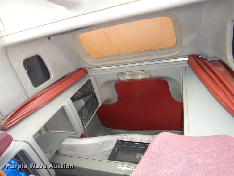 image for item DN7262 2007 Freightliner Columbia 120  semi truck