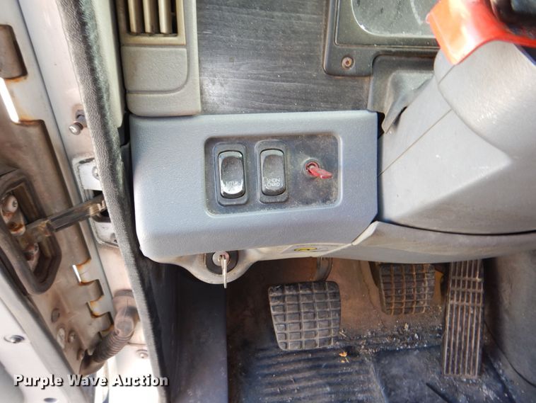 image for item DN7262 2007 Freightliner Columbia 120  semi truck