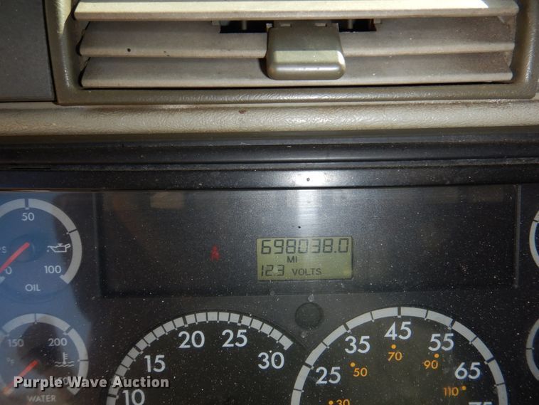 image for item DN7262 2007 Freightliner Columbia 120  semi truck