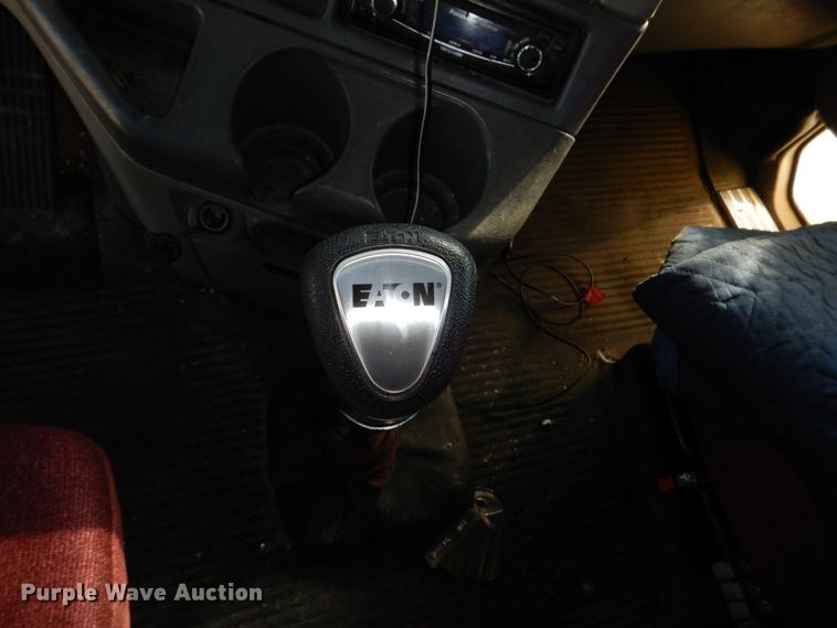 image for item DN7262 2007 Freightliner Columbia 120  semi truck