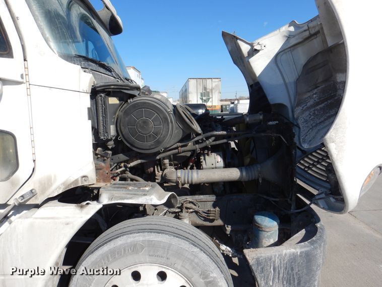 image for item DN7262 2007 Freightliner Columbia 120  semi truck