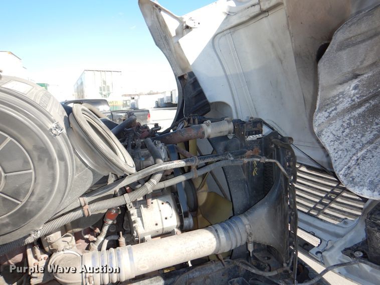 image for item DN7262 2007 Freightliner Columbia 120  semi truck