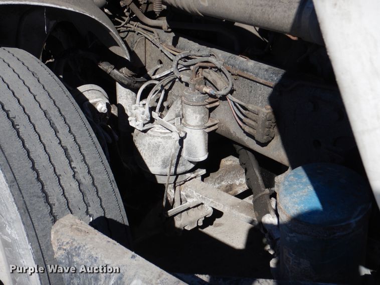 image for item DN7262 2007 Freightliner Columbia 120  semi truck