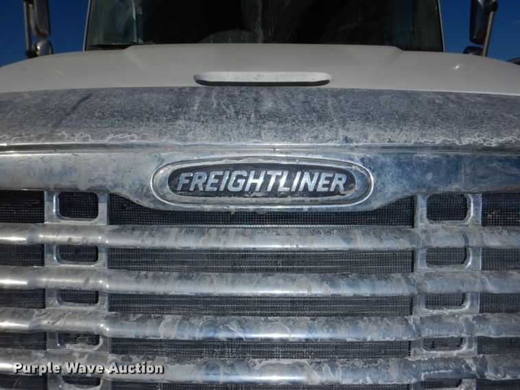 image for item DN7262 2007 Freightliner Columbia 120  semi truck