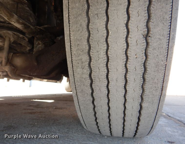 image for item DN7262 2007 Freightliner Columbia 120  semi truck