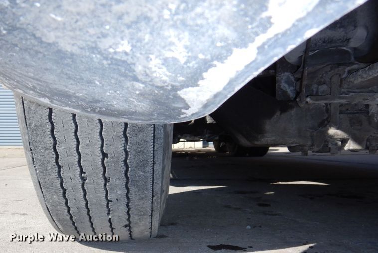 image for item DN7262 2007 Freightliner Columbia 120  semi truck