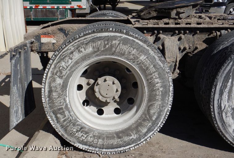 image for item DN7262 2007 Freightliner Columbia 120  semi truck