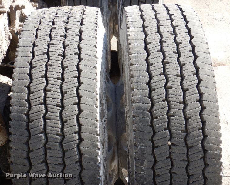 image for item DN7262 2007 Freightliner Columbia 120  semi truck