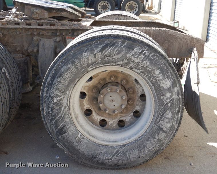 image for item DN7262 2007 Freightliner Columbia 120  semi truck