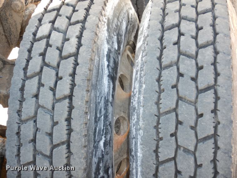 image for item DN7262 2007 Freightliner Columbia 120  semi truck