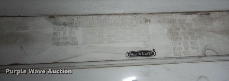 image for item DN7262 2007 Freightliner Columbia 120  semi truck