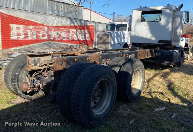 image for item IG9711 1999 International Paystar F5070  semi truck