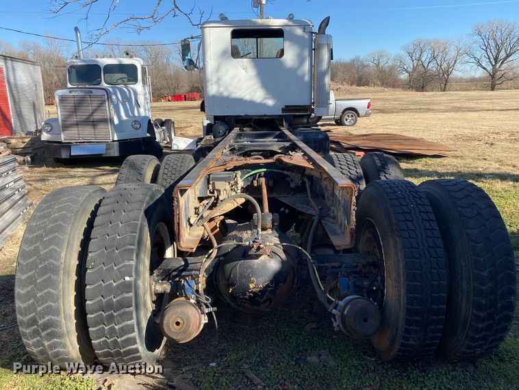 image for item IG9711 1999 International Paystar F5070  semi truck