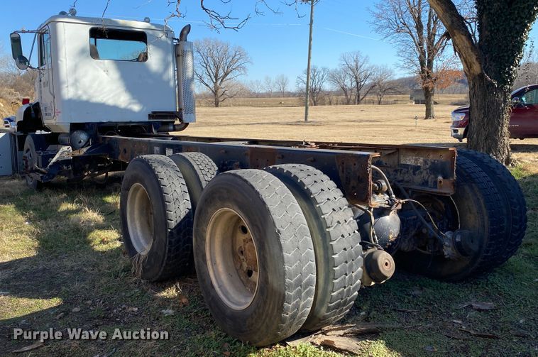 image for item IG9711 1999 International Paystar F5070  semi truck